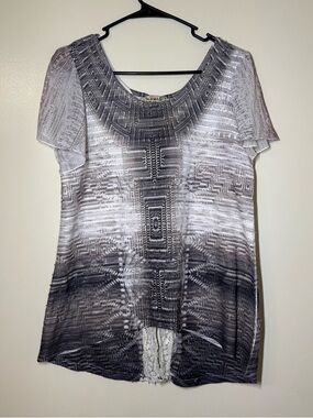 One World Gray Aztec Ombre Lace Detail Short Sleeve Tunic